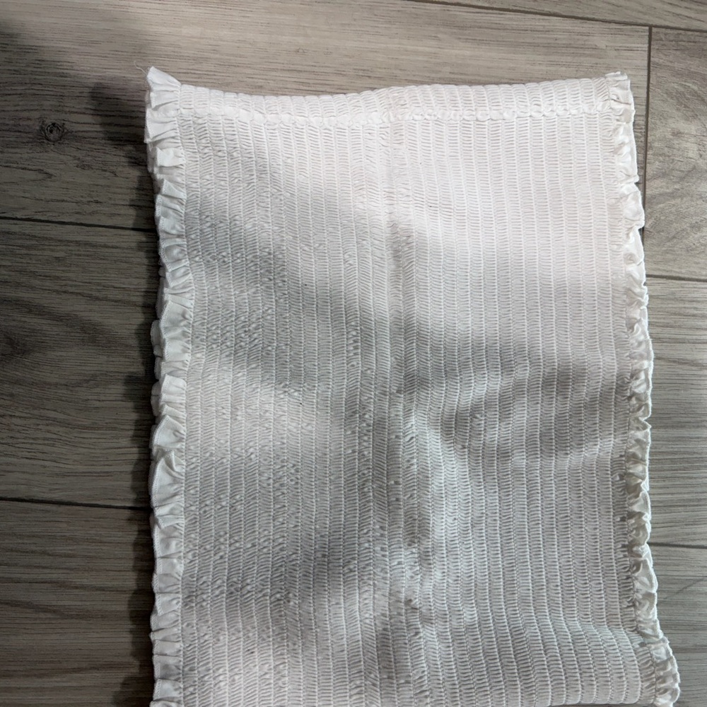 White strapless tube top shirt